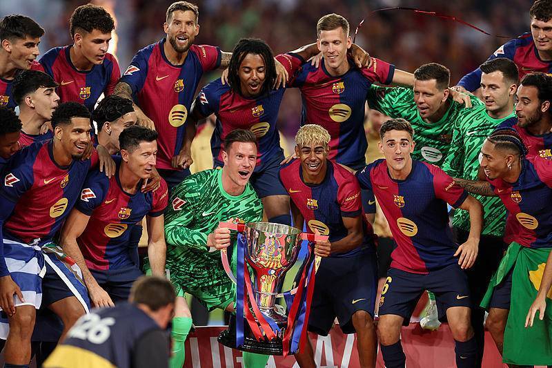 炽焰天穹公测定档7月17日 ，少女们悲喜交织的凄美物语即将启程！