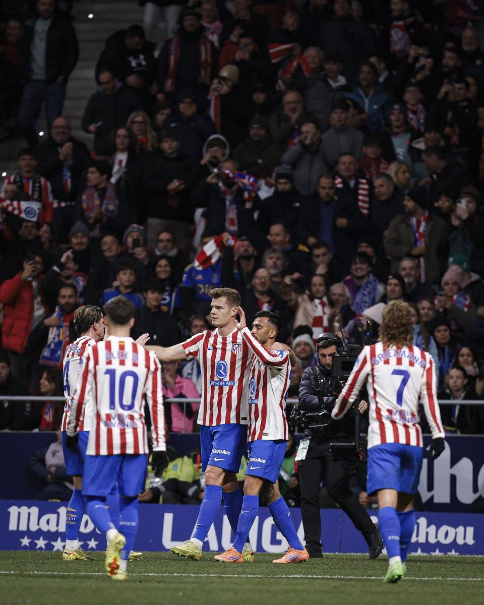 库里全场21投11中，三分11中3得到31分3篮板5助攻