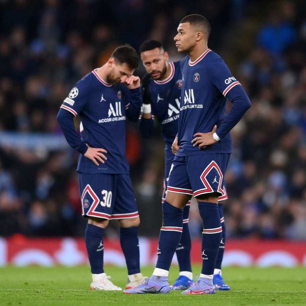 拉锯战！火箭三分12中三陷被动：杜兰特12分七板，乌度卡场边抱怨