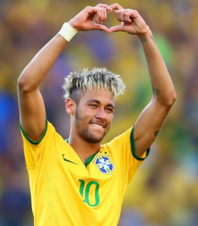 官方：热刺与17岁中场威廉斯-巴尼特签下首份职业合同